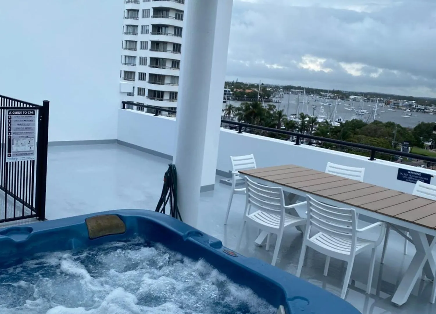 At The Beach Mooloolaba, Private Rooftop With Spa, 50M To Beach, Surfclub And Esplanade